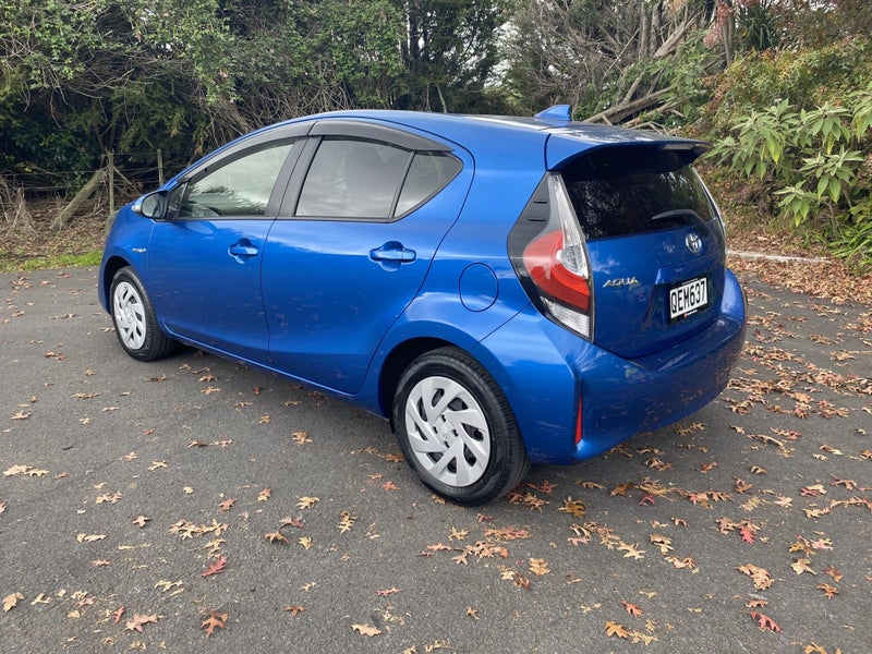 2017 Toyota Aqua 1.5 Hybrid S 5 Dr Hatch image 4