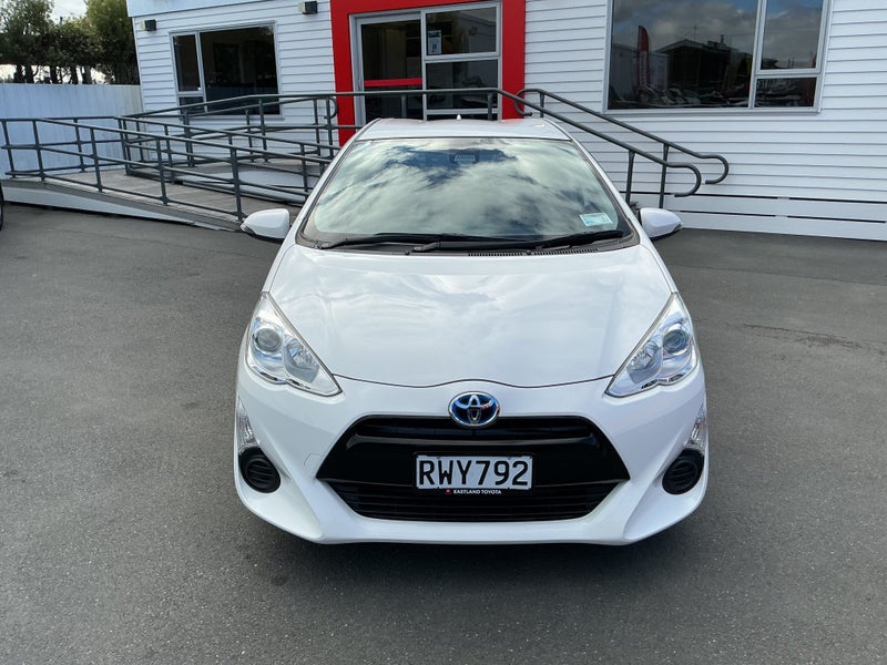 2017 Toyota Aqua 1.5 Hybrid S 5 Dr Hatch image 2