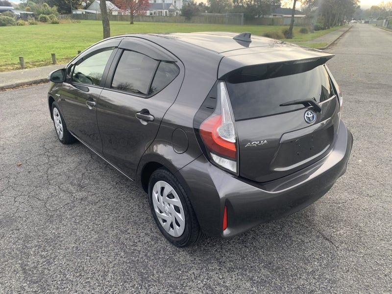 2017 Toyota Aqua 1.5 Hybrid S 5 Dr Hatch CVT 2W... image 3