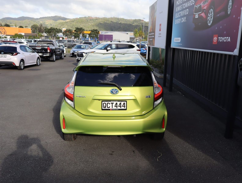 2017 Toyota Aqua 1.5 Hybrid S 5 Dr Hatch CVT 2WD image 3