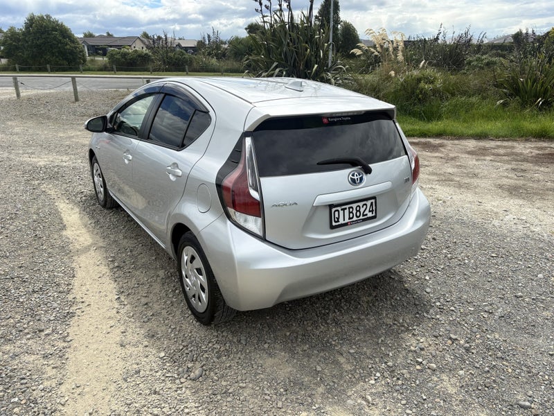 2017 Toyota Aqua 1.5 Hybrid S 5 Dr Hatch CVT 2WD image 2