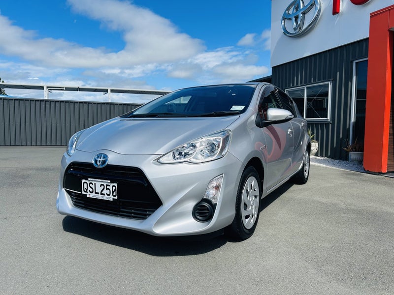 2017 Toyota Aqua 1.5 Hybrid S Automatic Hatch image 3