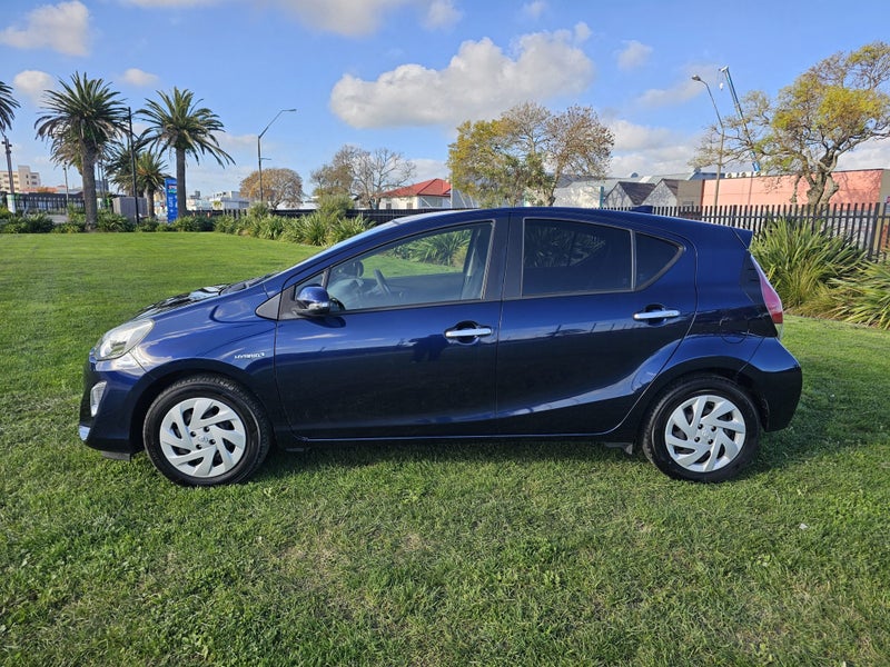2017 Toyota Aqua 1.5 Hybrid S Hatch - Certified... image 5