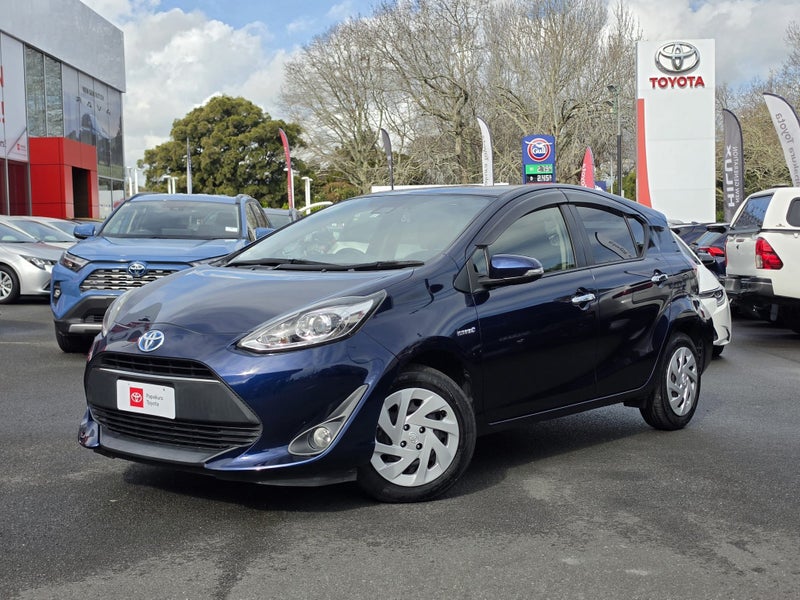 2017 Toyota Aqua 1.5 Hybrid S Style Black 5 Dr... image 2