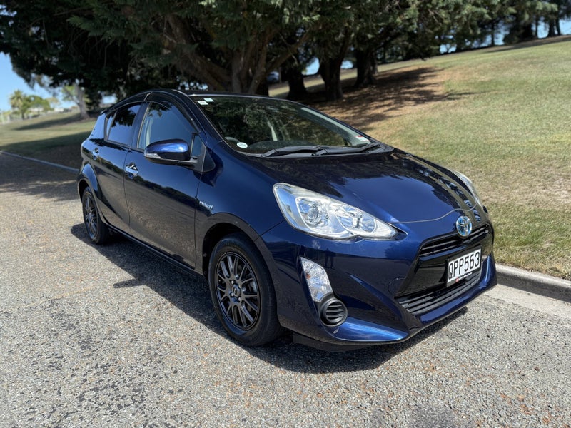 2017 Toyota Aqua 1.5 Hybrid S Style Black 5 Dr... image 2