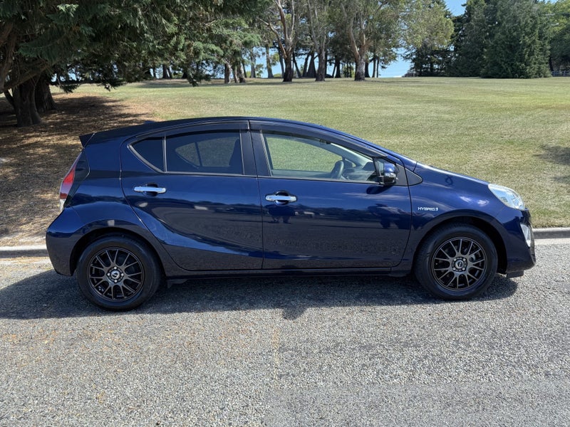 2017 Toyota Aqua 1.5 Hybrid S Style Black 5 Dr... image 3