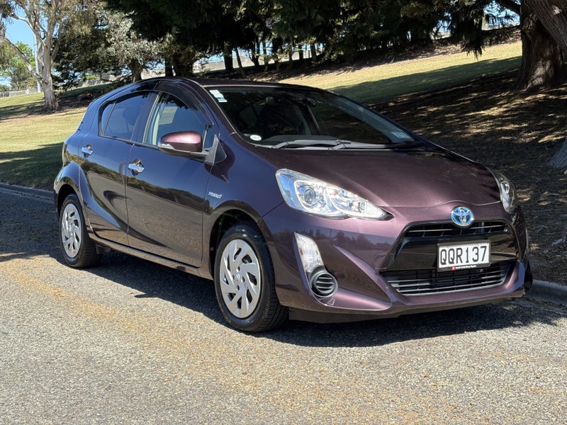 2017 Toyota Aqua 1.5 Hybrid S Style Black 5 Dr... image 2