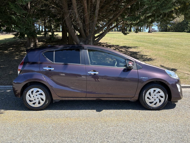 2017 Toyota Aqua 1.5 Hybrid S Style Black 5 Dr... image 3