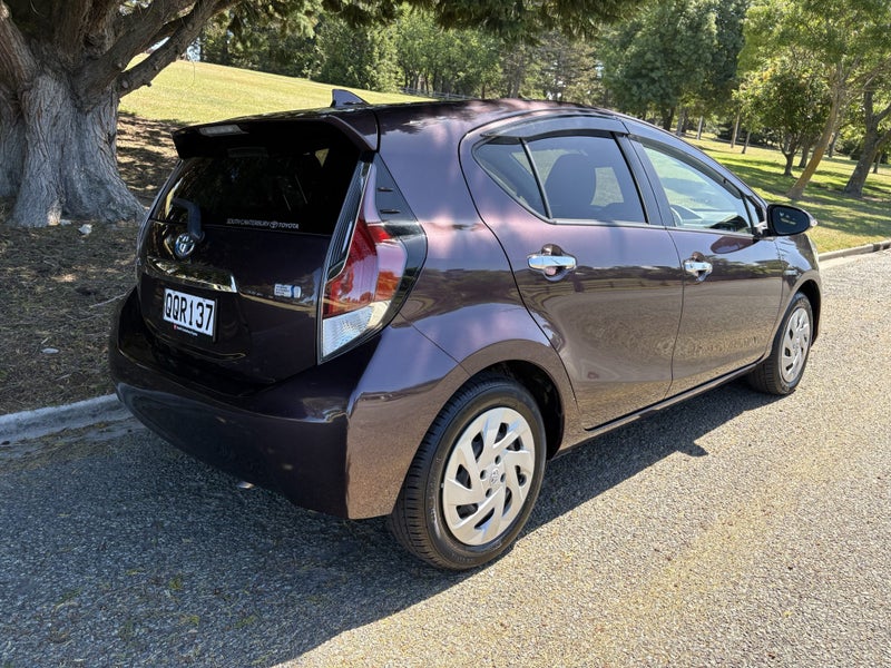 2017 Toyota Aqua 1.5 Hybrid S Style Black 5 Dr... image 4