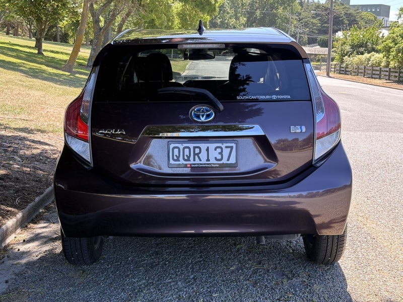 2017 Toyota Aqua 1.5 Hybrid S Style Black 5 Dr... image 5