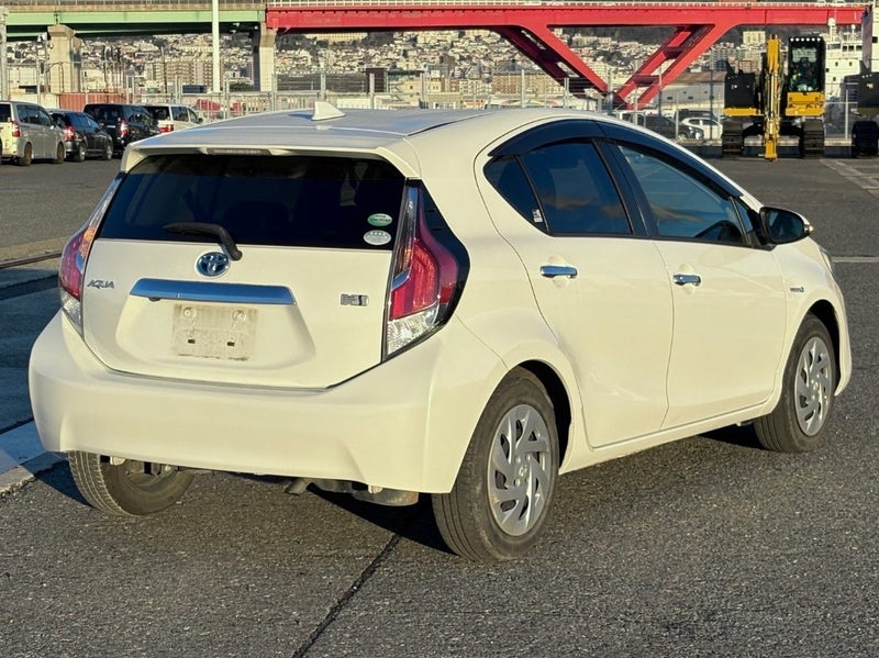 2017 Toyota Aqua 1.5 Hybrid S Style Black image 4