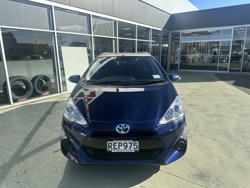 2017 Toyota Aqua 1.5 Hybrid S Style Black Hatch... image 2