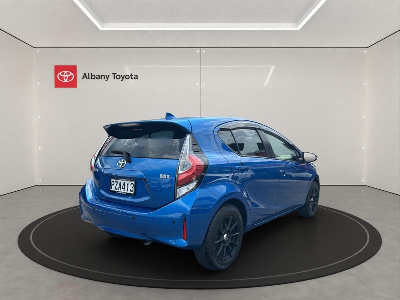 2017 Toyota Aqua 1.5L Hybrid image 3