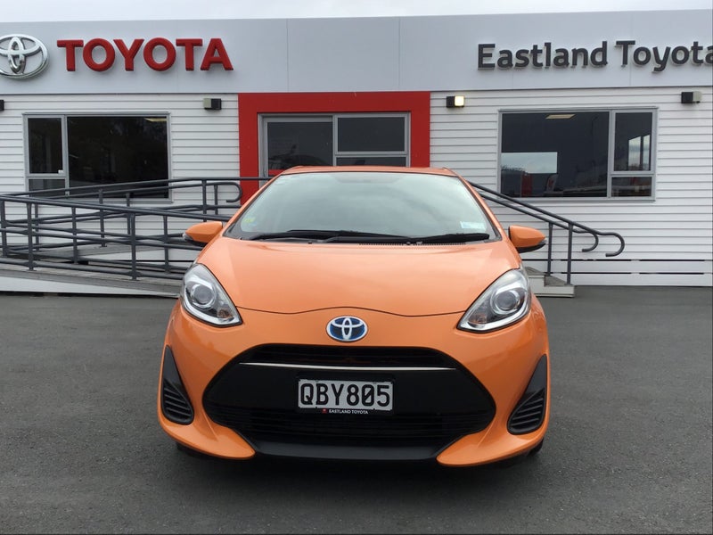 2017 Toyota Aqua 1.5L Hybrid Hatchback image 2