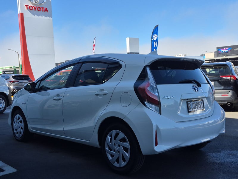 2017 Toyota Aqua 1.5P Hybrid S image 5