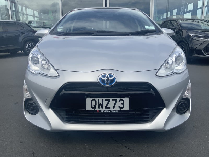 2017 Toyota Aqua Certified !! image 3