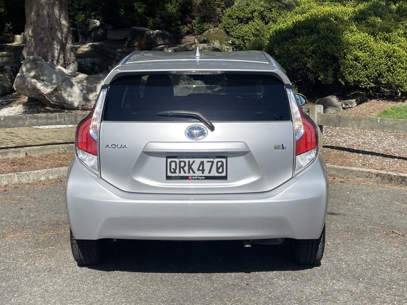 2017 Toyota Aqua G Hybrid image 5