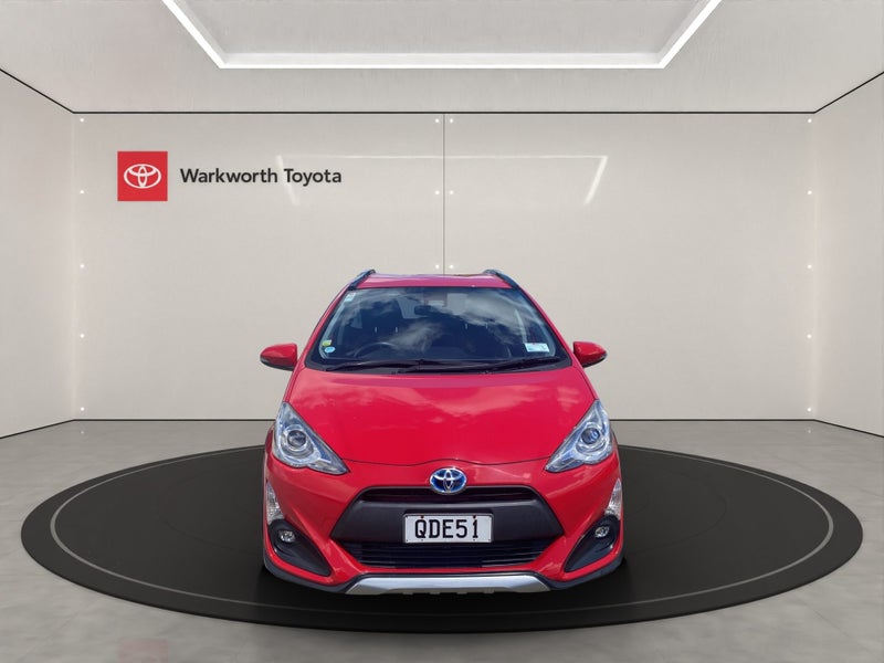 2017 Toyota Aqua Hybrid image 4