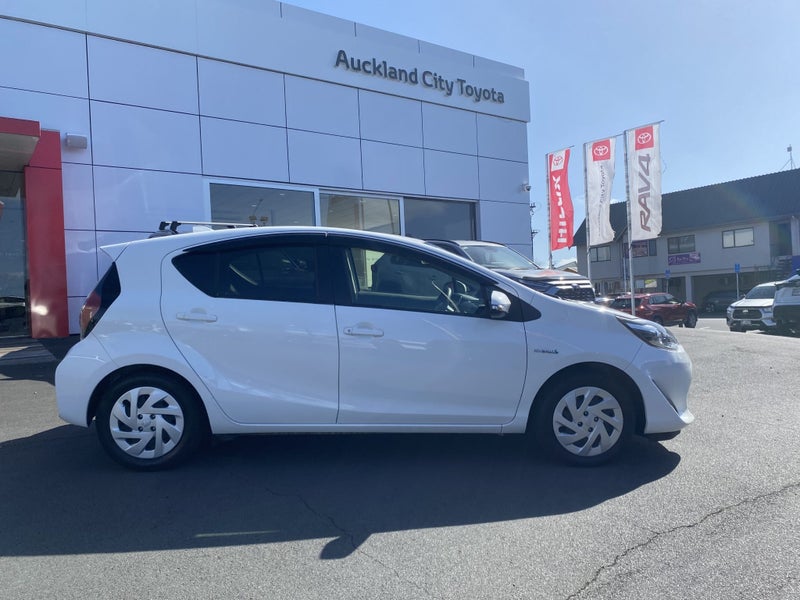 2017 Toyota Aqua (MW) 1.5 Hybrid S 5 Dr Hatch C... image 5