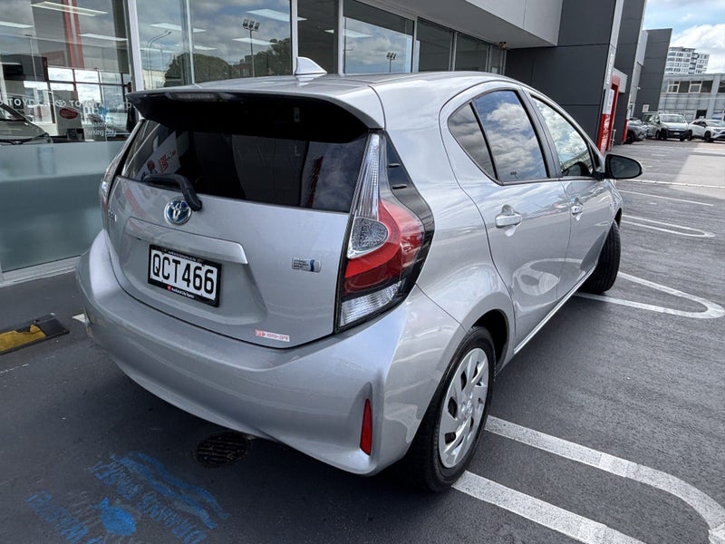 2017 Toyota Aqua (MW) 1.5 Hybrid S EDITION image 3