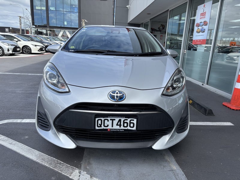 2017 Toyota Aqua (MW) 1.5 Hybrid S EDITION image 4
