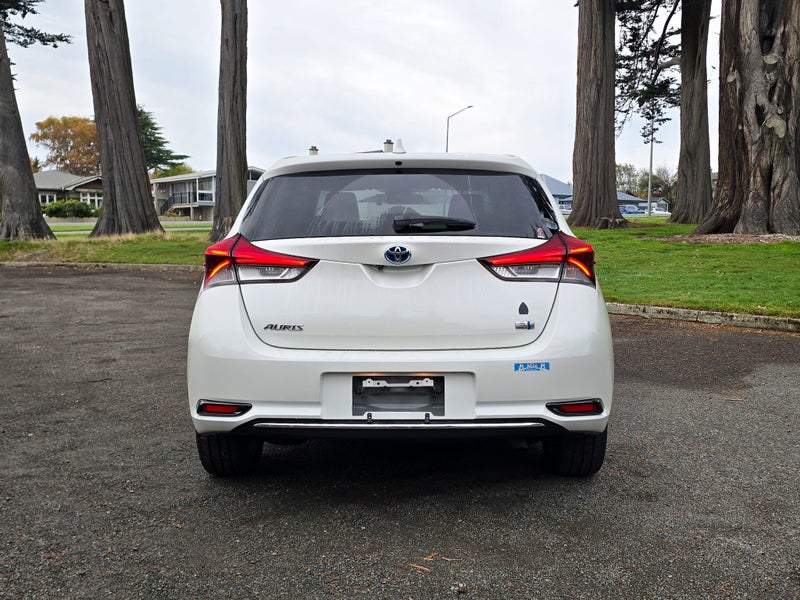 2017 Toyota Auris Hybrid image 4