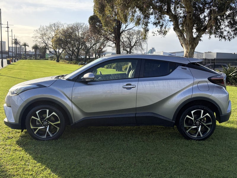 2017 Toyota C-HR 1.2PT Automatic FWD SUV image 4