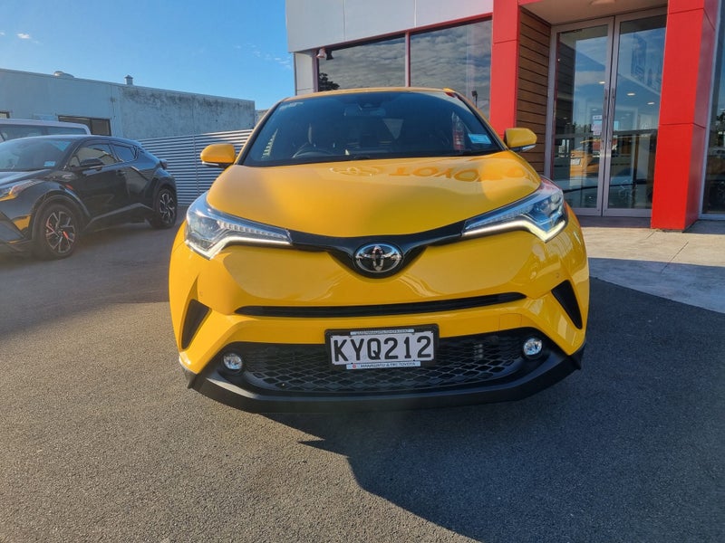 2017 Toyota C-HR 1.2PT CVT AWD Automatic SUV image 2