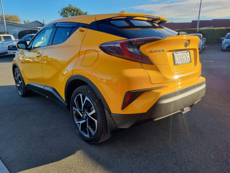 2017 Toyota C-HR 1.2PT CVT AWD Automatic SUV image 4