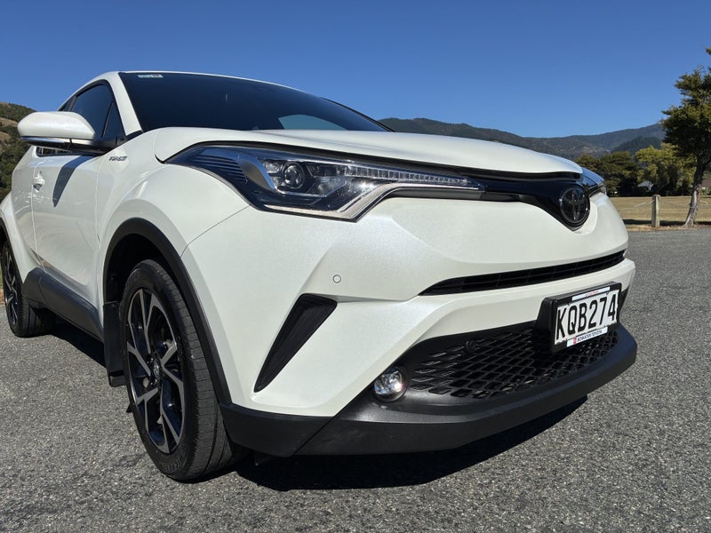2017 Toyota C-HR 1.2PT CVT AWD SUV/5D/5S image 3