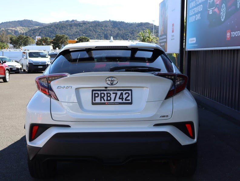 2017 Toyota C-HR 1.2PT CVT AWD SUV/5D/5S image 3