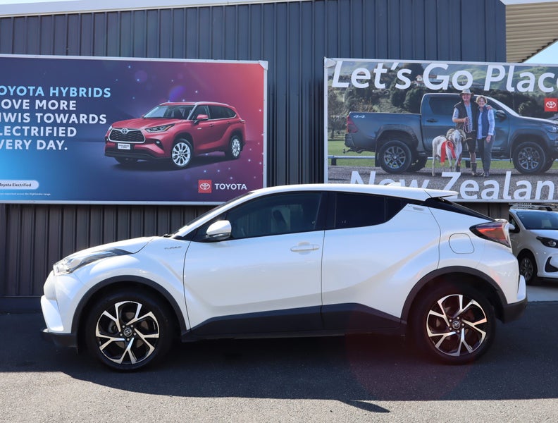2017 Toyota C-HR 1.2PT CVT AWD SUV/5D/5S image 4