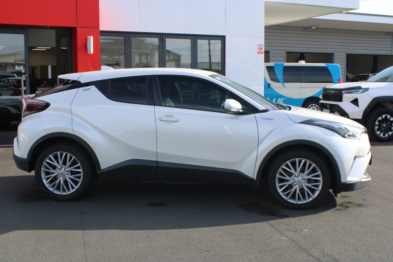 2017 Toyota C-HR 1.2PT CVT FWD SUV/5D/5S image 3