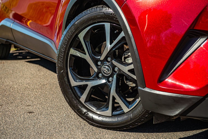 2017 Toyota C-HR 1.8 Hybrid image 4