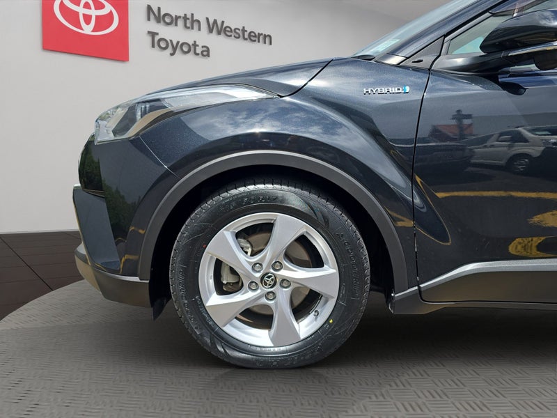 2017 Toyota C-HR 1.8 Hybrid image 5
