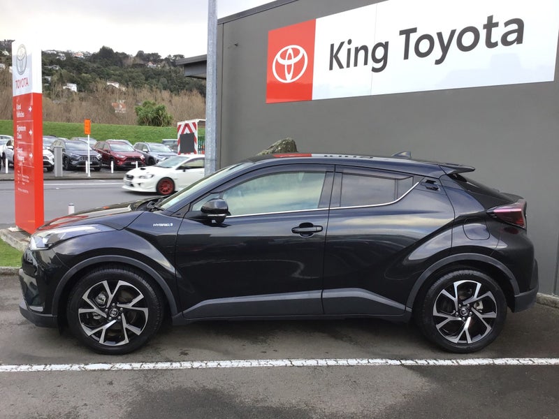 2017 Toyota C-HR 1.8 Hybrid G image 2