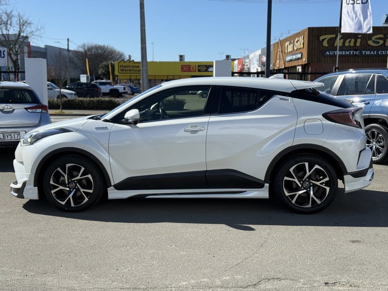 2017 Toyota C-HR 1.8 Hybrid G image 4