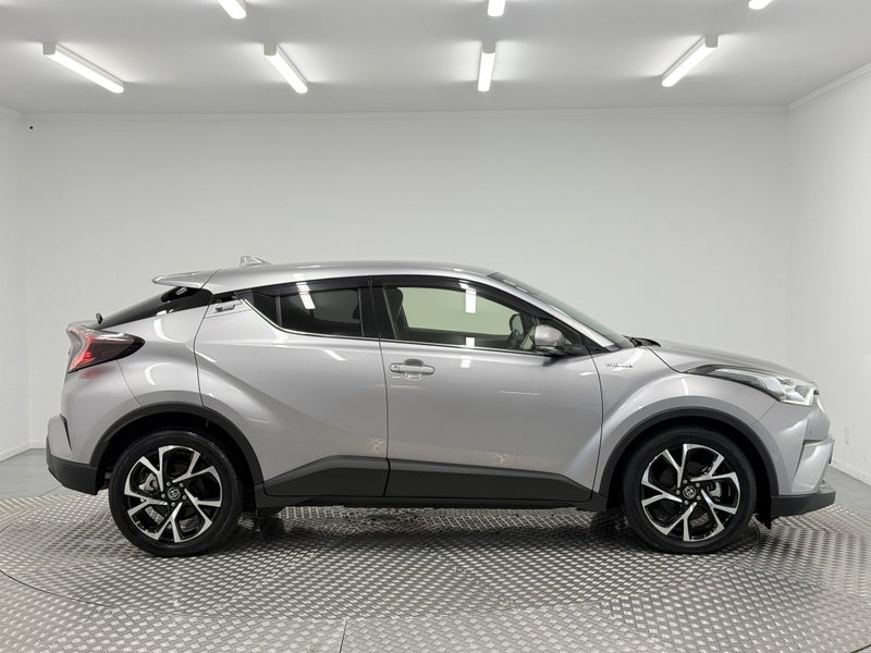 2017 Toyota C-HR 1.8 Hybrid G image 2