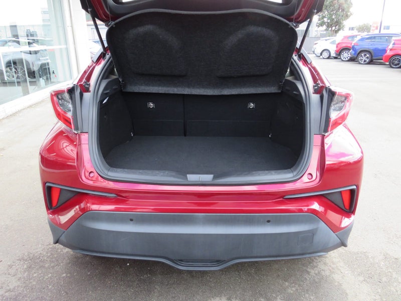 2017 Toyota C-HR 1.8 Hybrid G 5 Dr SUV CVT image 5