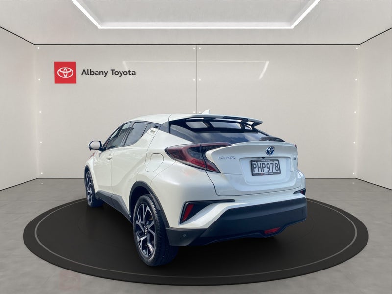 2017 Toyota C-HR 1.8 Hybrid G 5 Dr SUV CVT FWD image 5