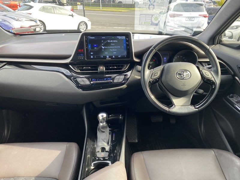 2017 Toyota C-HR 1.8 Hybrid G 5 Dr SUV CVT FWD image 2