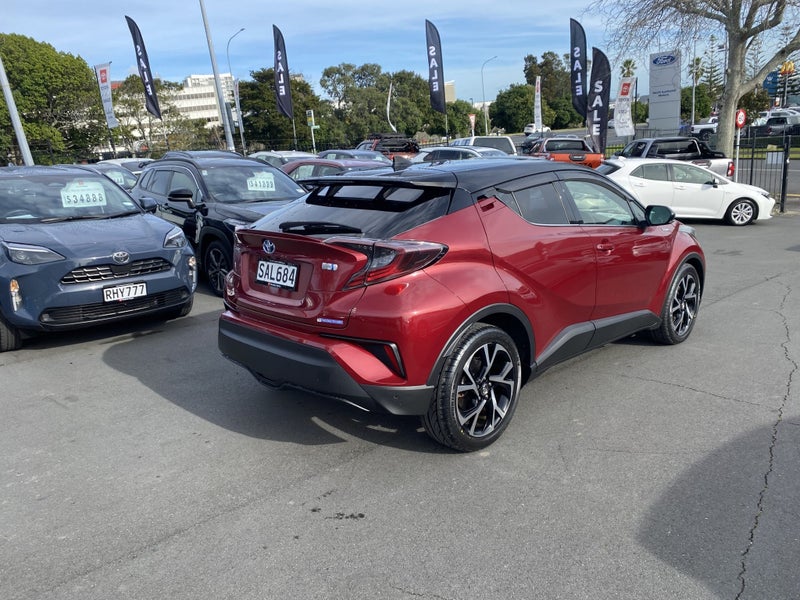 2017 Toyota C-HR 1.8 Hybrid G 5 Dr SUV CVT FWD image 4