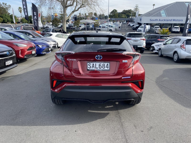 2017 Toyota C-HR 1.8 Hybrid G 5 Dr SUV CVT FWD image 5