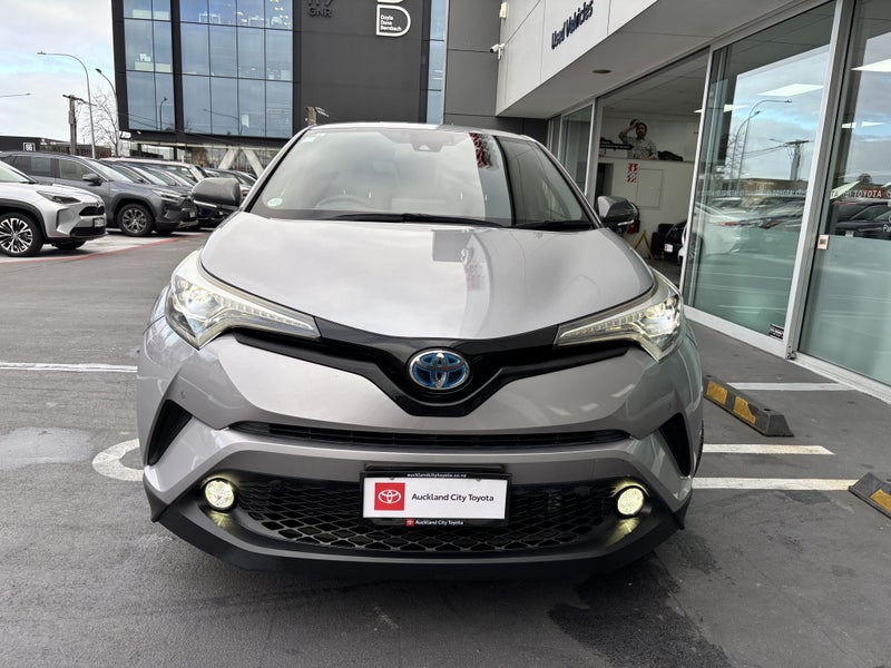 2017 Toyota C-HR 1.8 Hybrid G 5 Dr SUV CVT FWD image 4