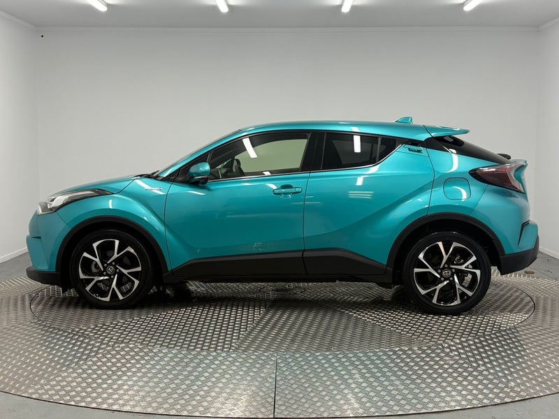2017 Toyota C-HR 1.8 Hybrid G 5 Dr SUV CVT FWD image 4