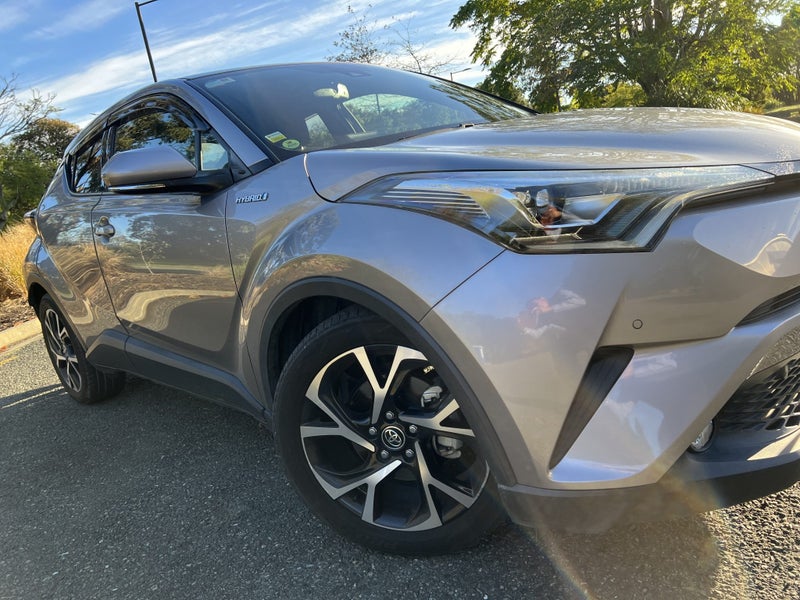 2017 Toyota C-HR 1.8 Hybrid G 5 Dr SUV CVT FWD image 2