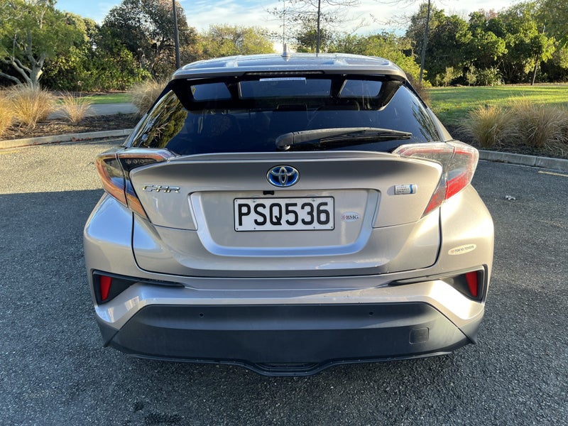 2017 Toyota C-HR 1.8 Hybrid G 5 Dr SUV CVT FWD image 5