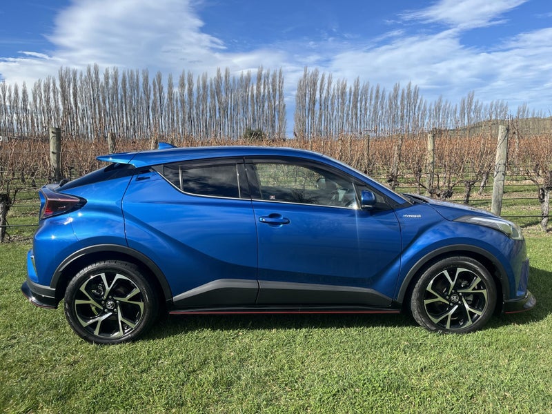 2017 Toyota C-HR 1.8 Hybrid G 5 Dr SUV CVT FWD image 3
