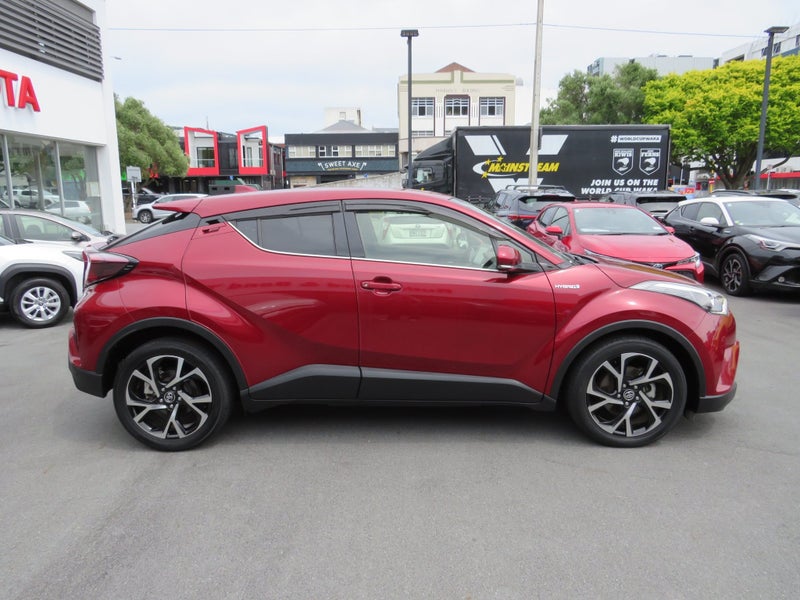 2017 Toyota C-HR 1.8 Hybrid G 5 Dr SUV CVT FWD image 3