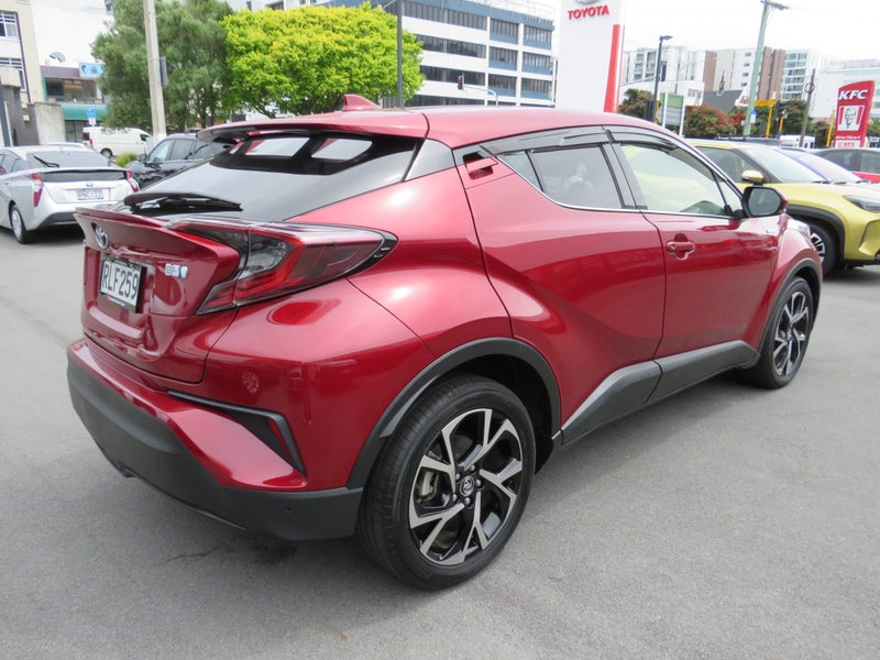 2017 Toyota C-HR 1.8 Hybrid G 5 Dr SUV CVT FWD image 4